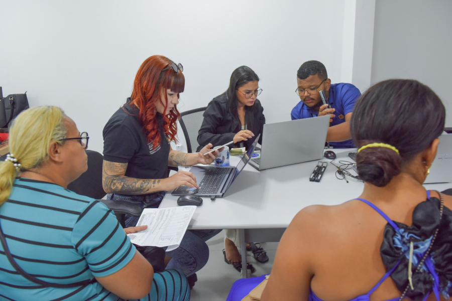 Com foco em renda e organização, ambulantes aprovam credenciamento do Carnaval 2026